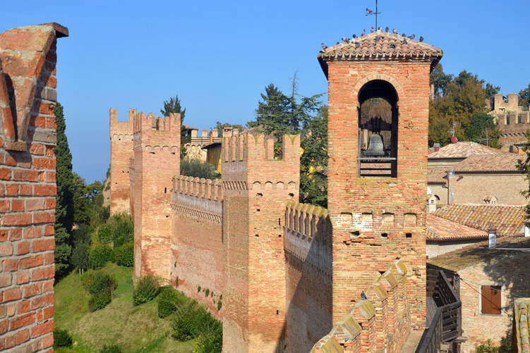Castello di Gradara storia di Paolo e Frnacesca Dante